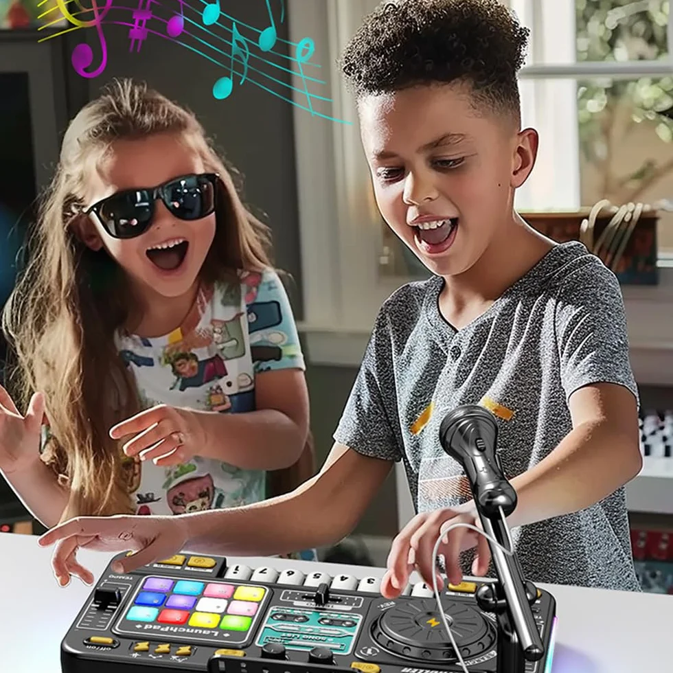 Mikser DJ dla dzieci i odtwarzacz płyt można podłączyć do mikrofonu Bluetooth