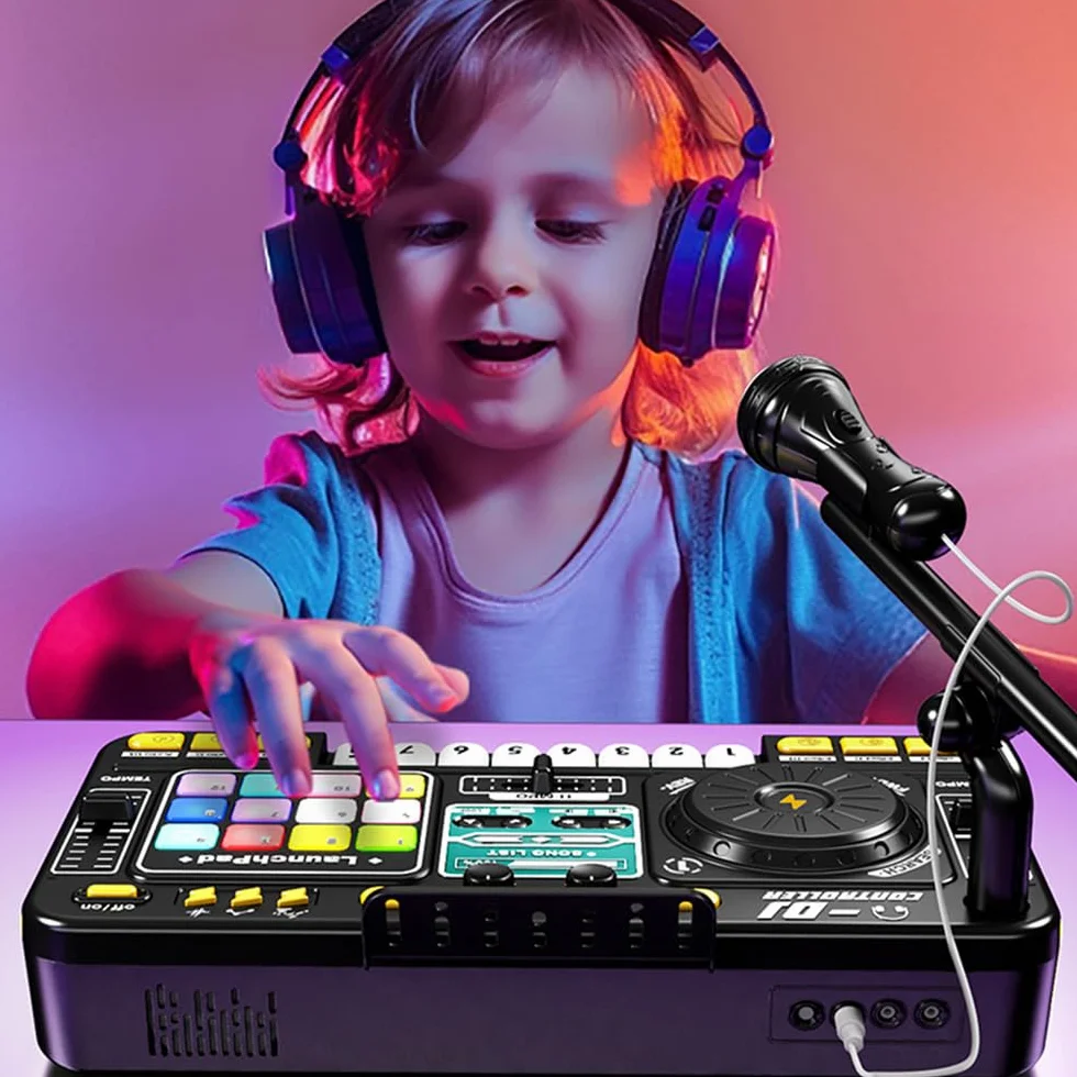 Mikser DJ dla dzieci i odtwarzacz płyt można podłączyć do mikrofonu Bluetooth