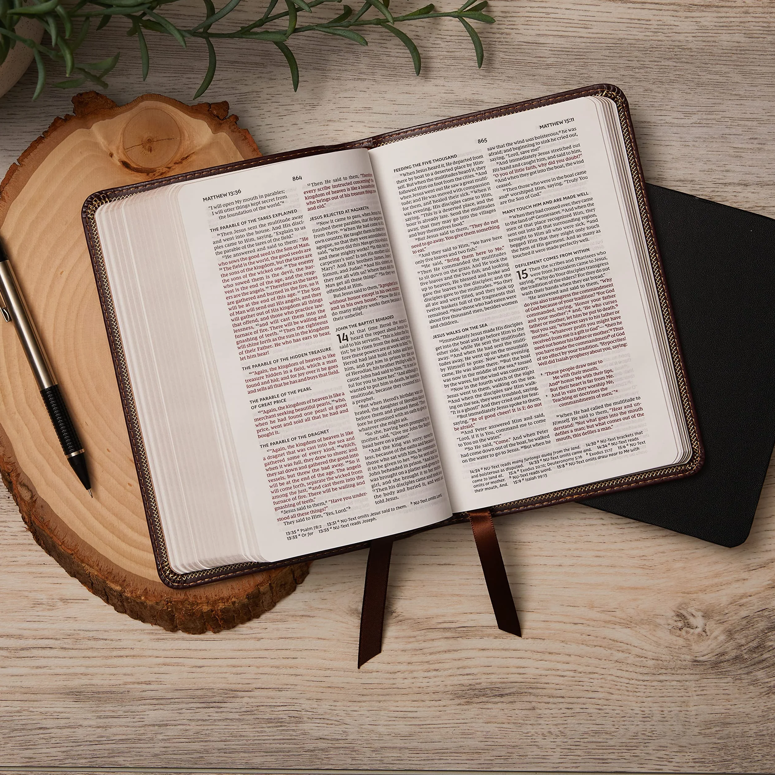NKJV, Value Thinline Bible, Compact, Imitation Leather, Blue, Red Letter Edition: Holy Bible, New King James Version