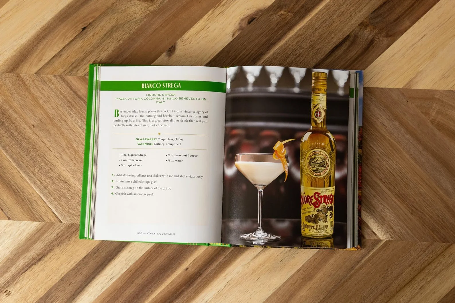 Italy Cocktails: An Elegant Collection of Over 100 Recipes Inspired by Italia