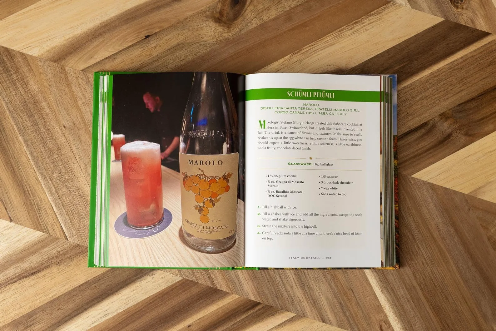 Italy Cocktails: An Elegant Collection of Over 100 Recipes Inspired by Italia